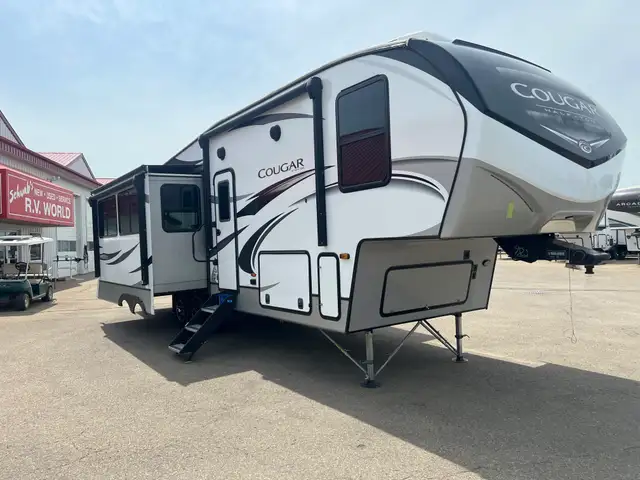 2021 KEYSTONE COUGAR 30RLS, SPACIOUS LUXURIOUS