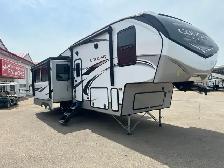 2021 KEYSTONE COUGAR 30RLS, SPACIOUS LUXURIOUS