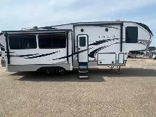 2021 KEYSTONE COUGAR 30RLS, SPACIOUS LUXURIOUS - Photo 4