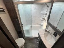 2021 KEYSTONE COUGAR 30RLS, SPACIOUS LUXURIOUS - Photo 21