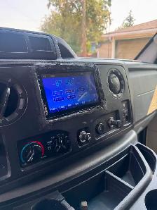 2012 E250  van - Photo 2