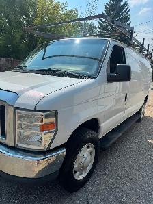 2012 E250  van - Photo 4