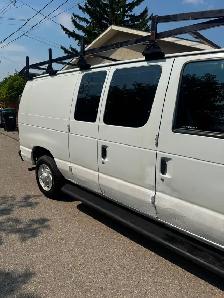 2012 E250  van - Photo 7