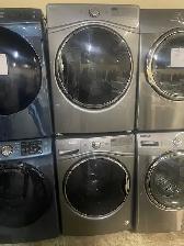 Laveuse sécheuse frontales stainless Whirlpool ( remis a neuf )