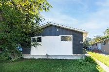 NEWLY RENOVATED 2 bed Duplex - East Elmwood! - Photo 9