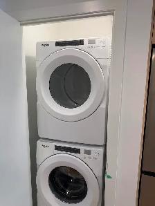 Brand new 1 bedroom plus den excellent location for rent - Photo 4