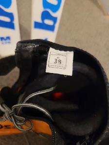 Womens cross country skis, boots, poles, gators and wax kit - Photo 4