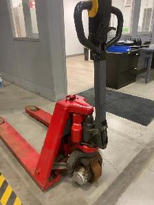 Electric pallet jack - Photo 3