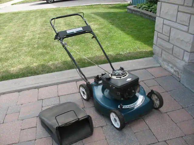 21 Inch Mulching Gas Lawnmower, with Grass Bag