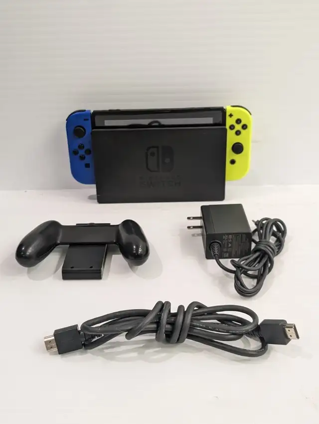 (B579) Nintendo Switch HAC-001(-01) With ACCS
