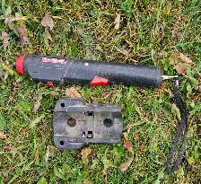 Battery Drills and Flashlight - Photo 5