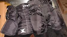 Hockey Goaltender Equipment - Photo 3