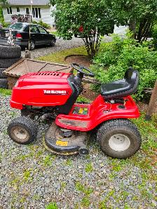 Lawn tractor