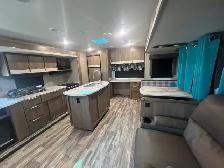 2021 Grand Design Imagine 2670MK, SPACIOUS, ISLAND - Photo 5