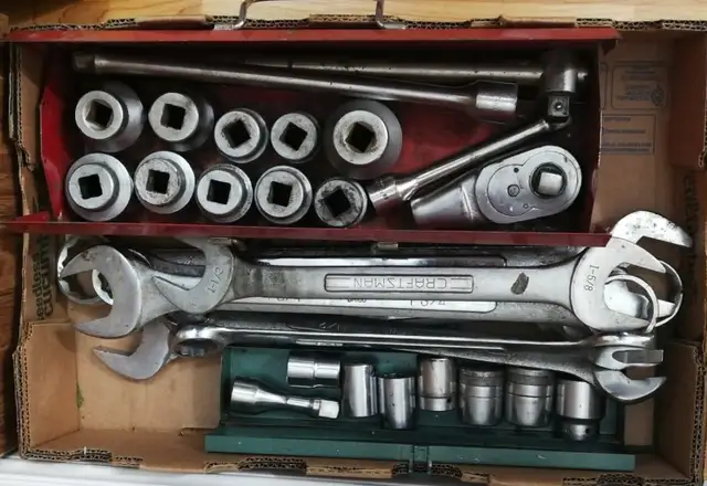 Heavy Equipment Mechanic Tools - Wrenches and Sockets
