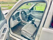 SUV - Jeep Liberty - Photo 6
