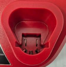 (N9749701) Milwaukee 48-58-2401 Battery Charger - Photo 3