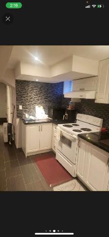RENTING THREE ROOMS EVERYTHING INCLUDED $850 - Photo 3