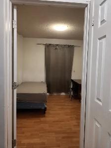 Private Rooms Available at Macowan and Steels - Photo 3