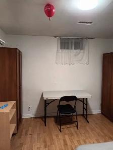 Private Rooms Available at Macowan and Steels - Photo 6
