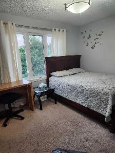 Fully Furnished Room for Rent. Barrhaven (Female Only) - Photo 2