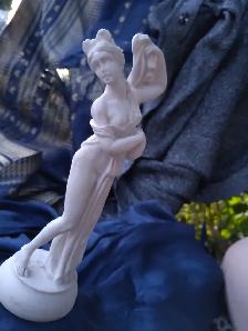 CHARMING! 6' ITALIAN Venus Callipyge statue in alabaster - Photo 2