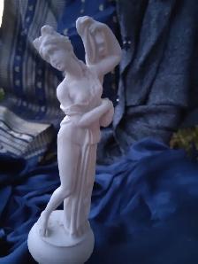 CHARMING! 6' ITALIAN Venus Callipyge statue in alabaster - Photo 3