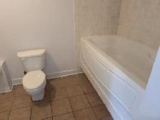 Spacious 3-Bed Apartment – Buckingham Gatineau - Photo 3