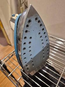 Vintage GE Iron - Photo 2