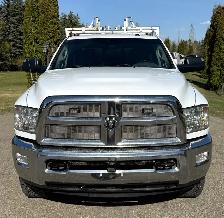 2015 RAM 3500HD SLT HEMI/CREWCAB/SERVICE CANOPY/LADDER RACKS - Photo 4