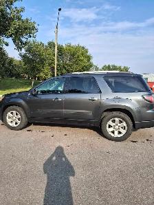 2014 GMC ACADIA AWD 8 SEATER - Photo 2