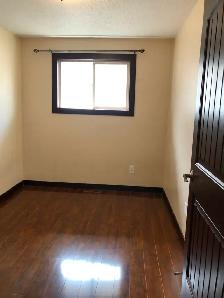 3-Bedroom Main Floor for Rent - Photo 5