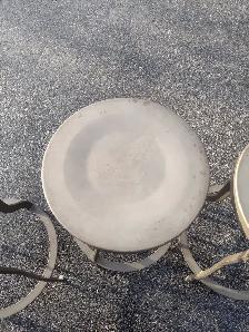 3 metal swivel adjustable stools - Photo 7