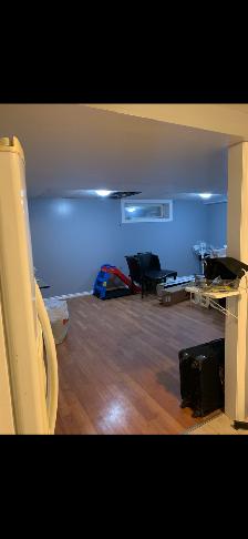 2 Bedroom Basement Apartment - Photo 3