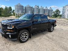 2018 Chevrolet Silverado 1500 LT Crew Cab - Photo 3