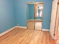 5 1/2 ground floor with 1.5 bathrooms, available October 1st - Photo 2