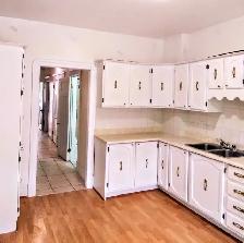 5 1/2 ground floor with 1.5 bathrooms, available October 1st - Photo 4