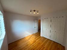 Move-In Now: Renovated 3 Bed, 2 Bath House in Sutherland w/ A/C - Photo 7