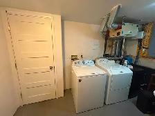 Move-In Now: Renovated 3 Bed, 2 Bath House in Sutherland w/ A/C - Photo 9