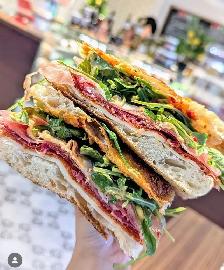 Sandwich maker/Cashier - Photo 3