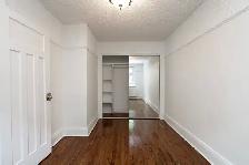 Semi renovated one bedroom, Vaughan and St Clair West - ID 1238 - Photo 5