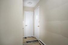 THREE BEDROOM-1.5 BATH TOWNHOME IN NORTH LONDON - Photo 2