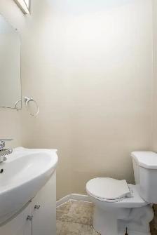 THREE BEDROOM-1.5 BATH TOWNHOME IN NORTH LONDON - Photo 3