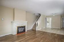 THREE BEDROOM-1.5 BATH TOWNHOME IN NORTH LONDON - Photo 9