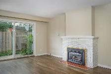 THREE BEDROOM-1.5 BATH TOWNHOME IN NORTH LONDON - Photo 11