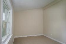 THREE BEDROOM-1.5 BATH TOWNHOME IN NORTH LONDON - Photo 20