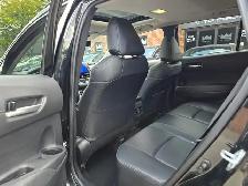 2024 Toyota Corolla Cross XLE AWD, LEATHER SEATS, SUNROOF - Photo 9