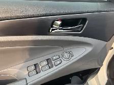 2015 Hyundai Sonata Hybrid 4dr Sedan - Photo 12