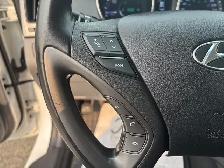2015 Hyundai Sonata Hybrid 4dr Sedan - Photo 17