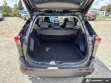 2025 Toyota RAV4 Hybrid XLE - Photo 16